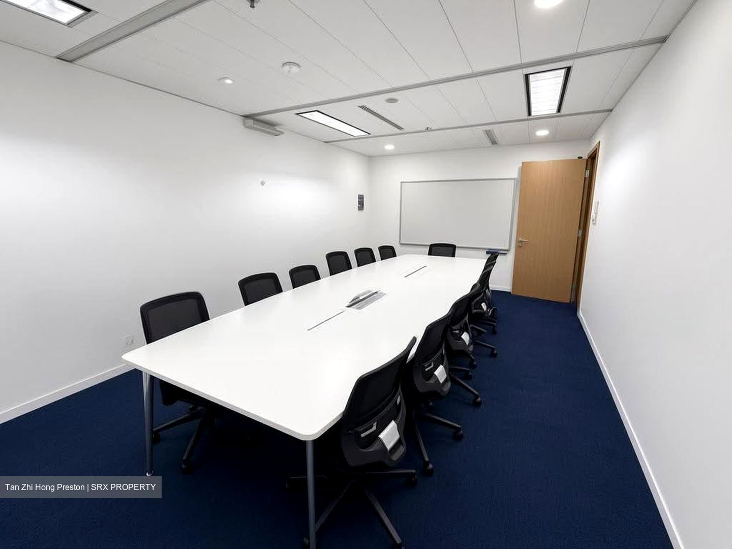 Gateway West (D7), Office #627359711